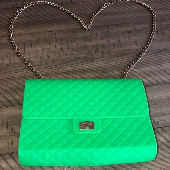 Up cycled ♻️ Neon Green Quilt Look 👀 Purse Gold front clasp reused plastic♻️ - Picture 1 of 17